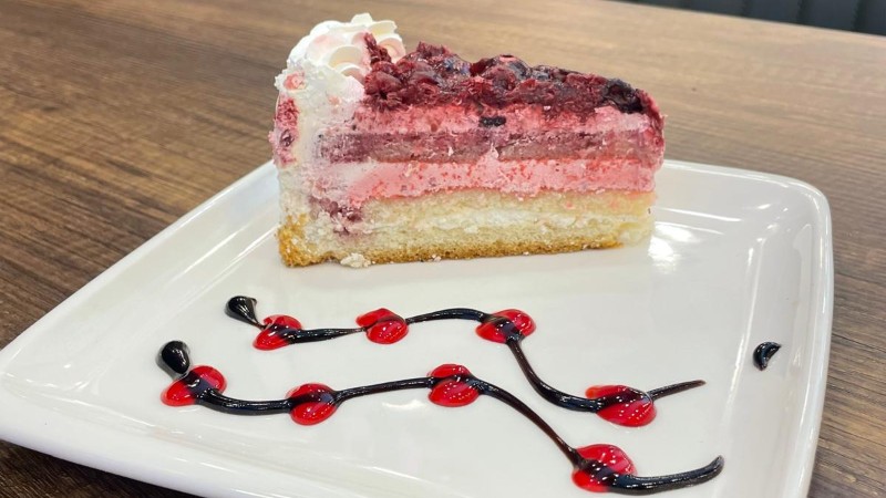 ORMAN MEYVELİ PASTA